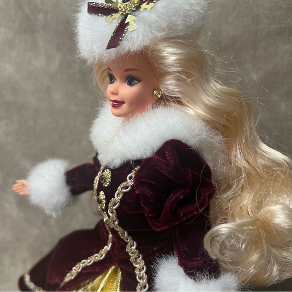 Happy Holidays 1996 Special Edition Barbie Doll-doll only -no box - Picture 4 of 6